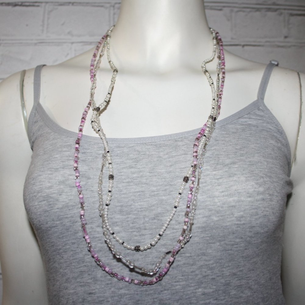 🤍💜 White, Purple + Silver Beaded Layered Necklace · 32" 💜🤍